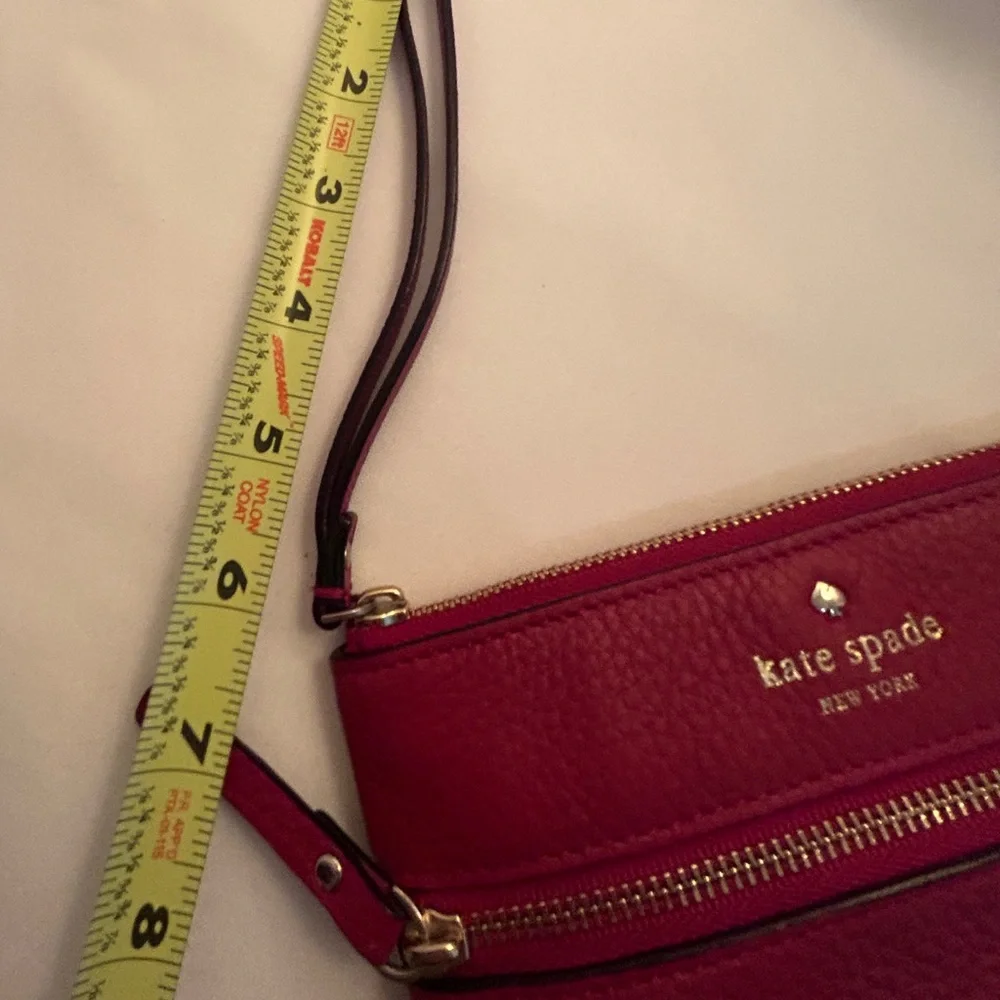 Kate Spade New York Red Pebbled Leather Wristlet Clutch Gold Logo Zip